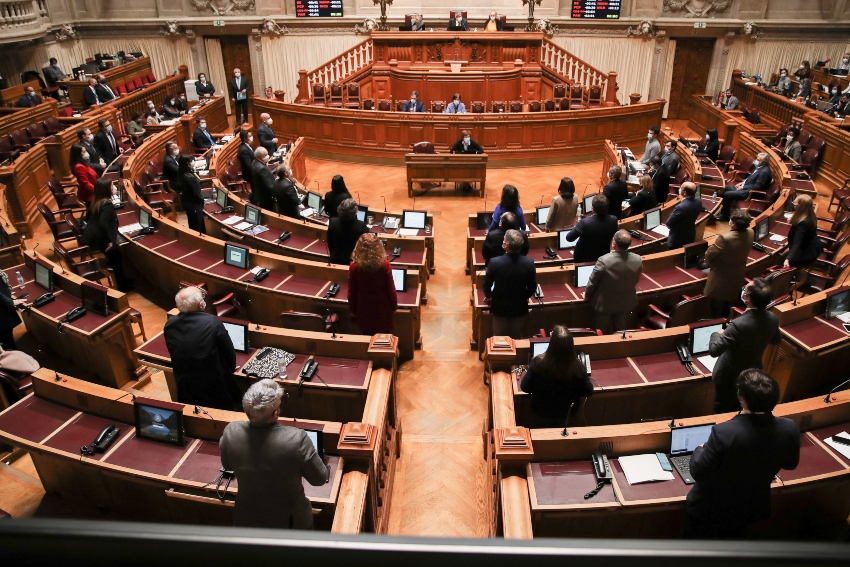 Assembleia da Republica Plenario 110321