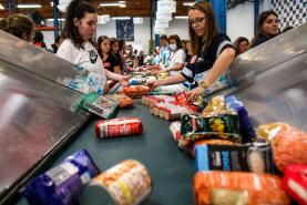 Bancos Alimentares recolheram 670 toneladas de produtos no primeiro dia de campanha