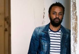 Obras de Carlos Bunga em exposição no Museu de Arte Contemporânea de Barcelona