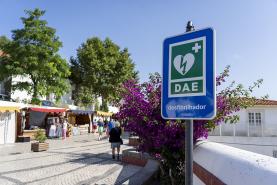 Óbidos: instalado desfibrilhador automático externo junto ao Posto de Turismo