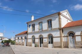 Deputados municipais de Torres Vedras preocupados com obras paradas na Linha do Oeste mas Infraestruturas de Portugal nega
