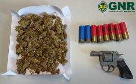 GNR deteve três pessoas por posse ilegal de arma e tráfico de droga nos concelhos do Bombarral e Óbidos