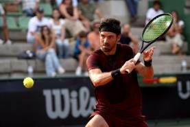 Tenista Gastão Elias travado por jovem promessa croata na CT Porto Cup