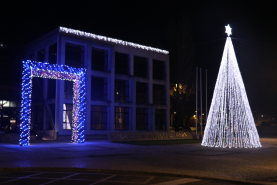 Adiada ligação da iluminação de Natal na Lourinhã e Praia da Areia Branca por atraso da empresa contratada pelo município