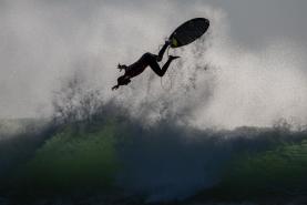 Candidatos a campeões nacionais da Liga MEO Surf: Joaquim Chaves, Francisco Mittermayer e Luís Perloiro