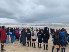Voluntários limparam praias de três concelhos do Oeste durante a campanha do Mês do Mar 2022