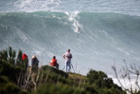 Brasileiro Lucas Chianca lidera Nazaré Challenge no final da primeira sessão