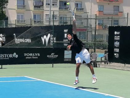 Ténis: internacional português Tiago Torres passou às meias finais no I Lourinhã Open