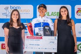 Troféu Joaquim Agostinho: Jesús David Peña Jiménez vence ao ‘sprint’ no Alto da Serra do Montejunto e Alex Guerin é camisola amarela
