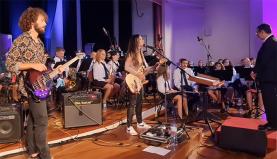Banda da AMAL e grupo de rock Deepway em espectáculo único que agradou ao público presente