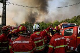 Região Oeste com 284 bombeiros na época crítica de combate aos incêndios e Lourinhã acolhe base de apoio logístico