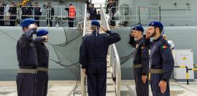 Fragata D. Francisco de Almeida larga para missão da NATO com jovem lourinhanense a bordo