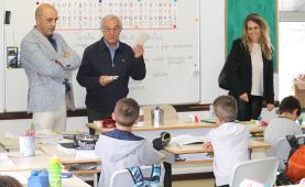 Caixa Agrícola da Lourinhã oferece estojos escolares aos alunos mais jovens do concelho