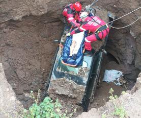 Jovem que caiu em cratera foi resgatada pelos Bombeiros Voluntários da Lourinhã