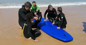 Surf Adaptado da Lourinhã regressou este sábado à Praia da Areia Branca