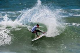 Surfistas de volta à água no ‘Pro Santa Cruz presented by Noah Surf House’